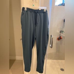 Rhône jogger size large. New with tags.